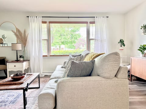 3 bdr-Lake MI, St. Joseph & beaches minutes away!