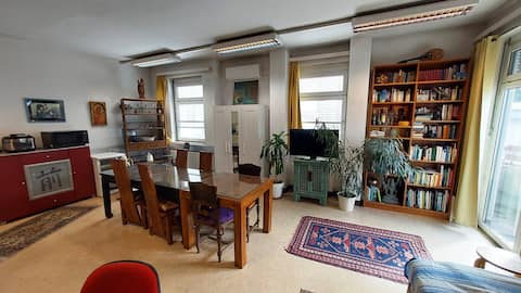 Erfolgreiche Airbnb-Immobilie: 1-room apartment with balcony. in Liebenau
