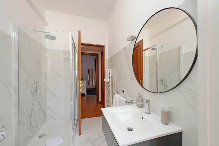 Comodo appartamento con due stanze al Colosseo gallery image 4