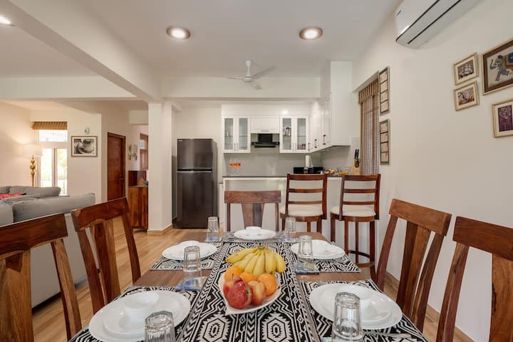 Dining area image 2