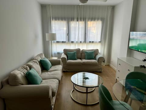 Top performing Airbnb: 2 BedRs & 2 BathRs | Free on-site parking in Cañada De Los Ingleses