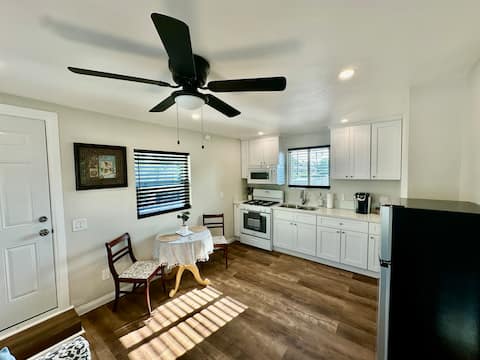 Bright & Airy 1-Bed/1-Bath Apartment