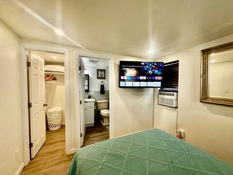 Elegant 1-Bedroom Apartment with Modern Amenities