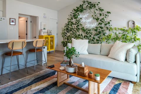 Top Airbnb: Zilker Park Plant Oasis: Walk to Barton Springs in Barton Hills