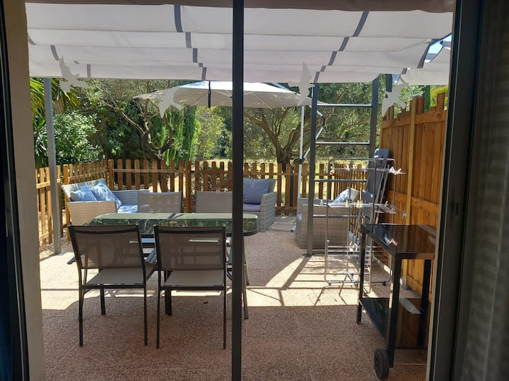 L'oranger, Cosy T2 Climatisé Sur Grand Jardin - Carqueiranne