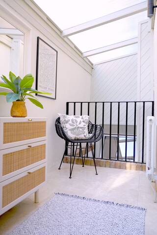 Newly refurbished Parsons Green apartment gallery image 5