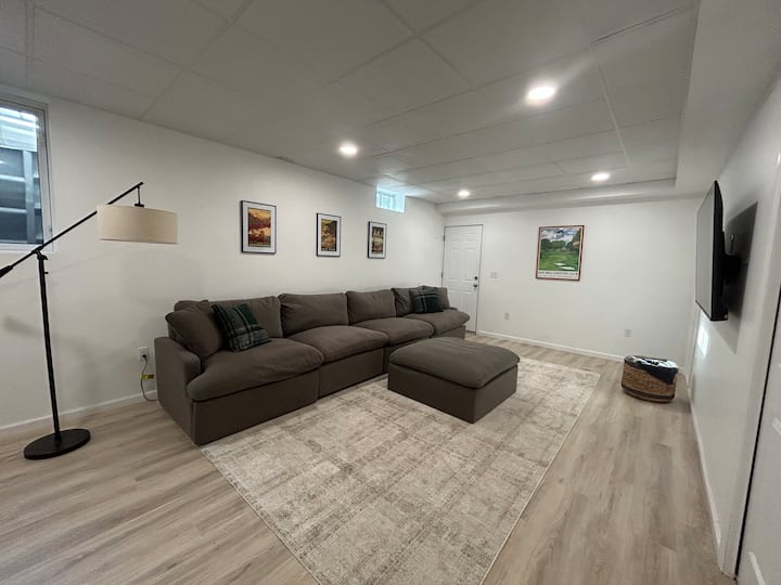 Spacious & Stylish Retreat - Saratoga Springs, NY