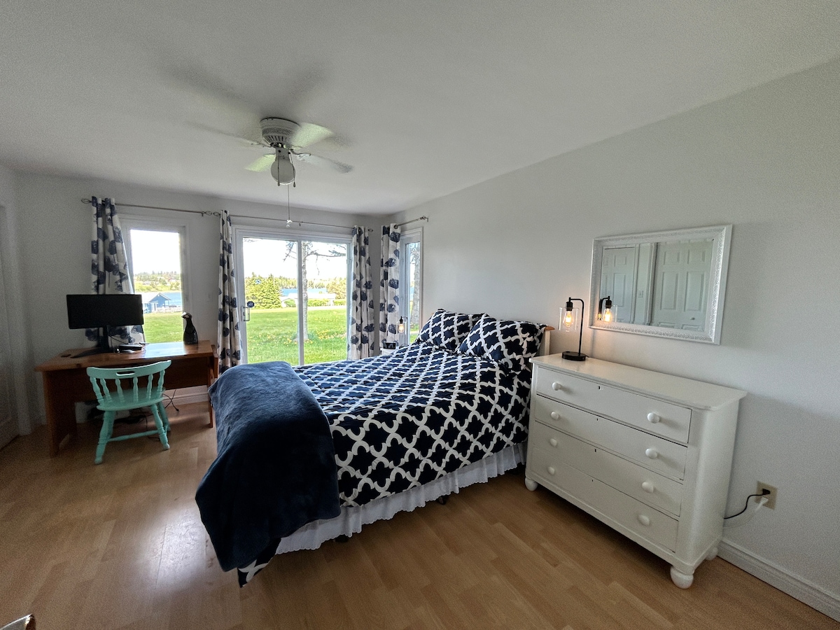 If need to work remote while you're on PEI, you may as well do it with an aweseome water view! 