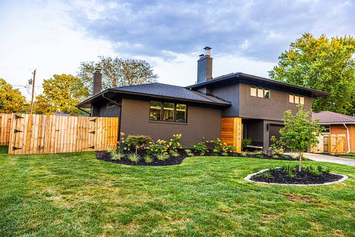 THE MANOR – Luxury Resort Living gallery image 3