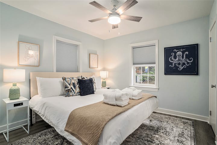 Spálňa s manželskou posteľou King