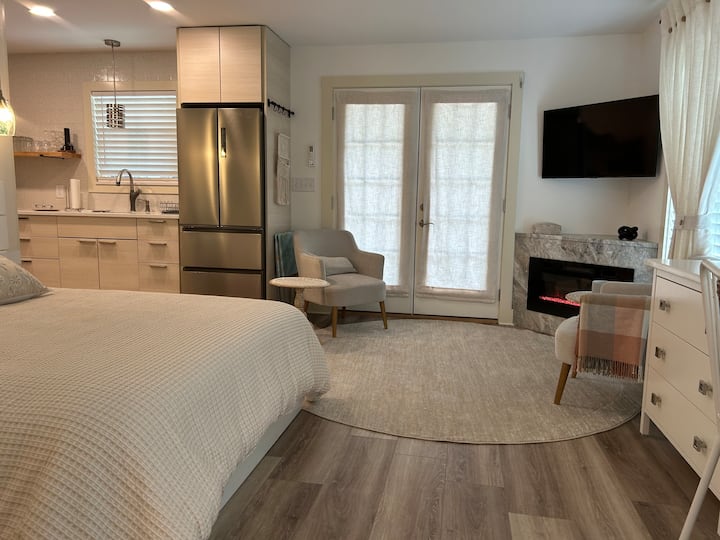 Stunning Studio Apartment - Peachtree City, GA