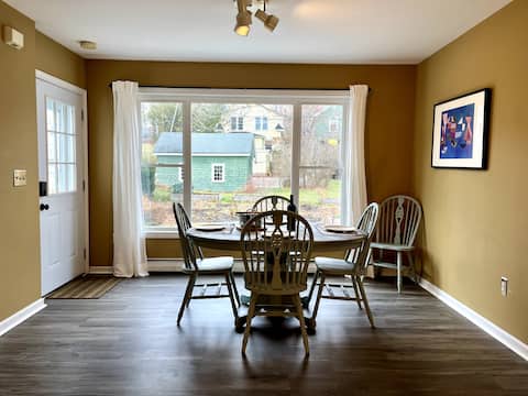 Charming New England Apartment