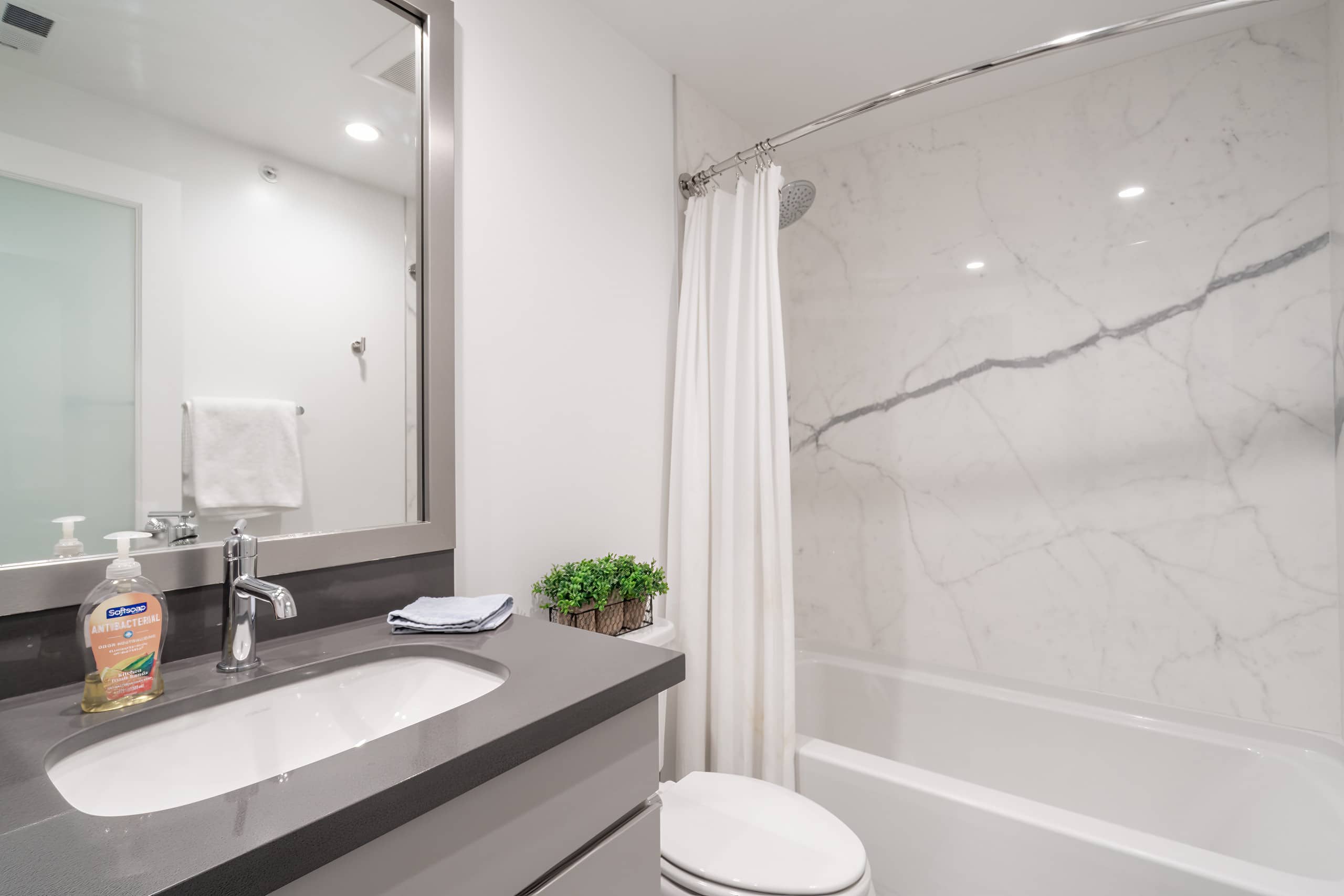 Sharon E19 - Image 26