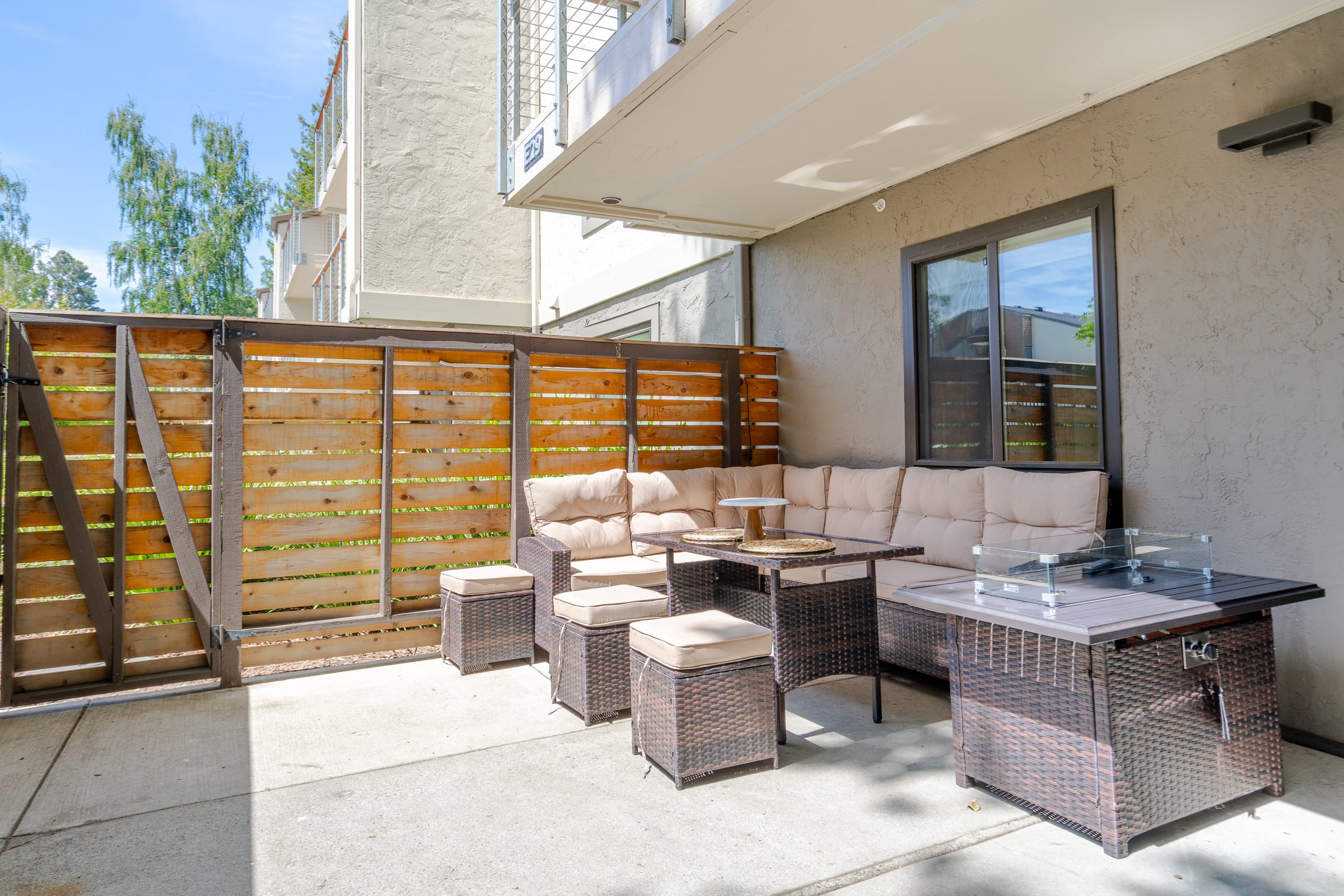 Sharon E19 - Image 28