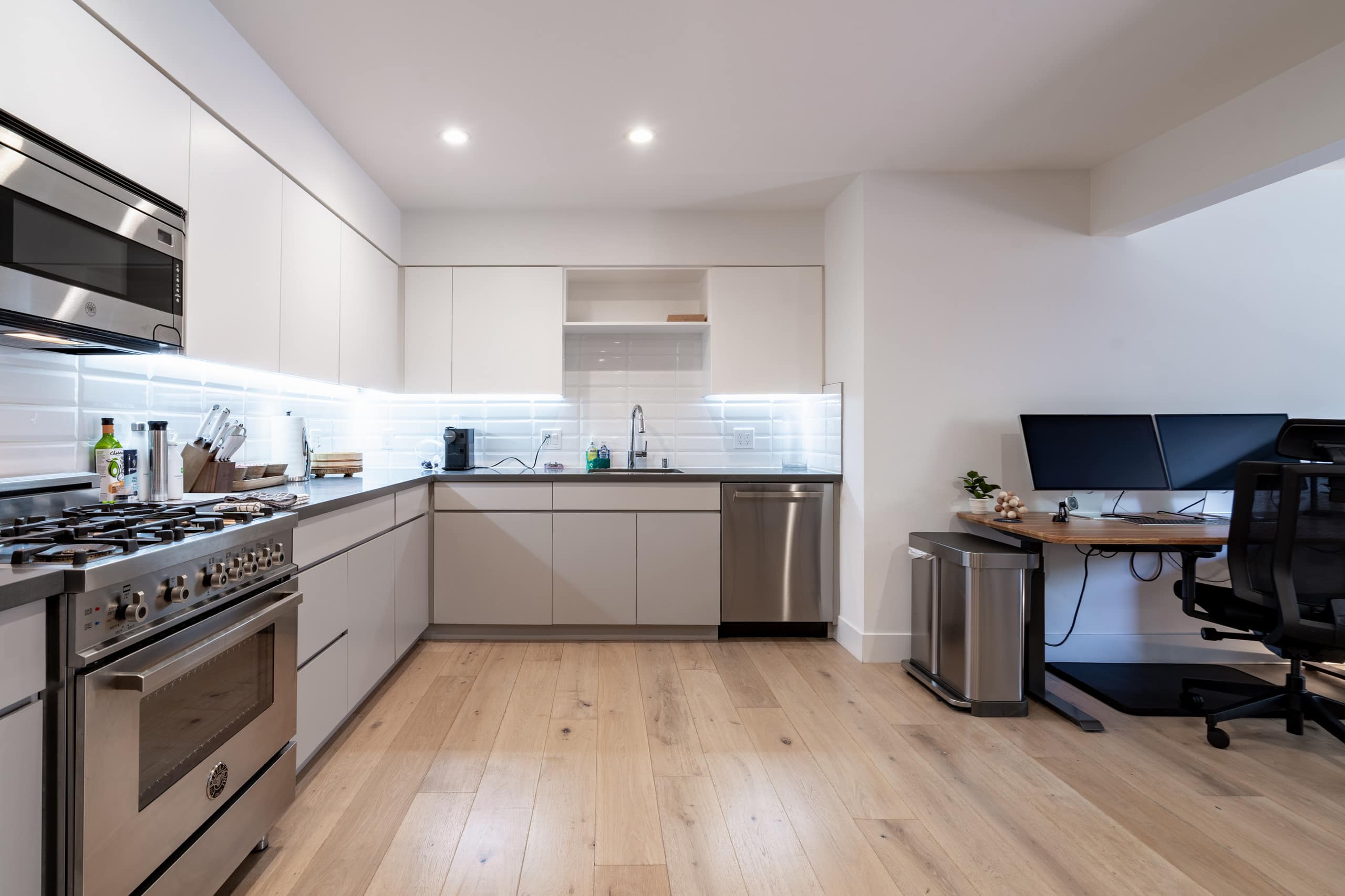 Sharon E19 - Image 12