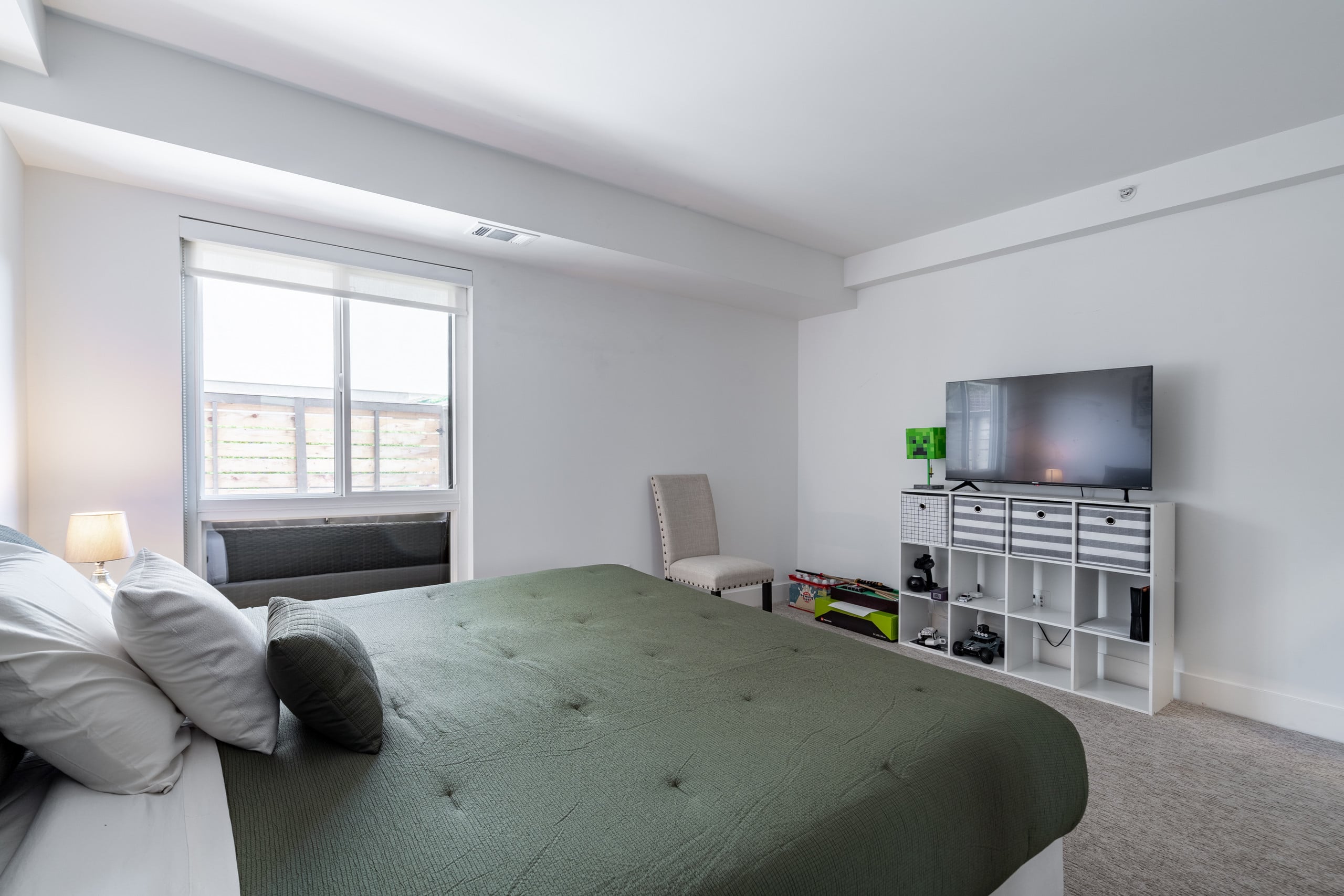 Sharon E19 - Image 24