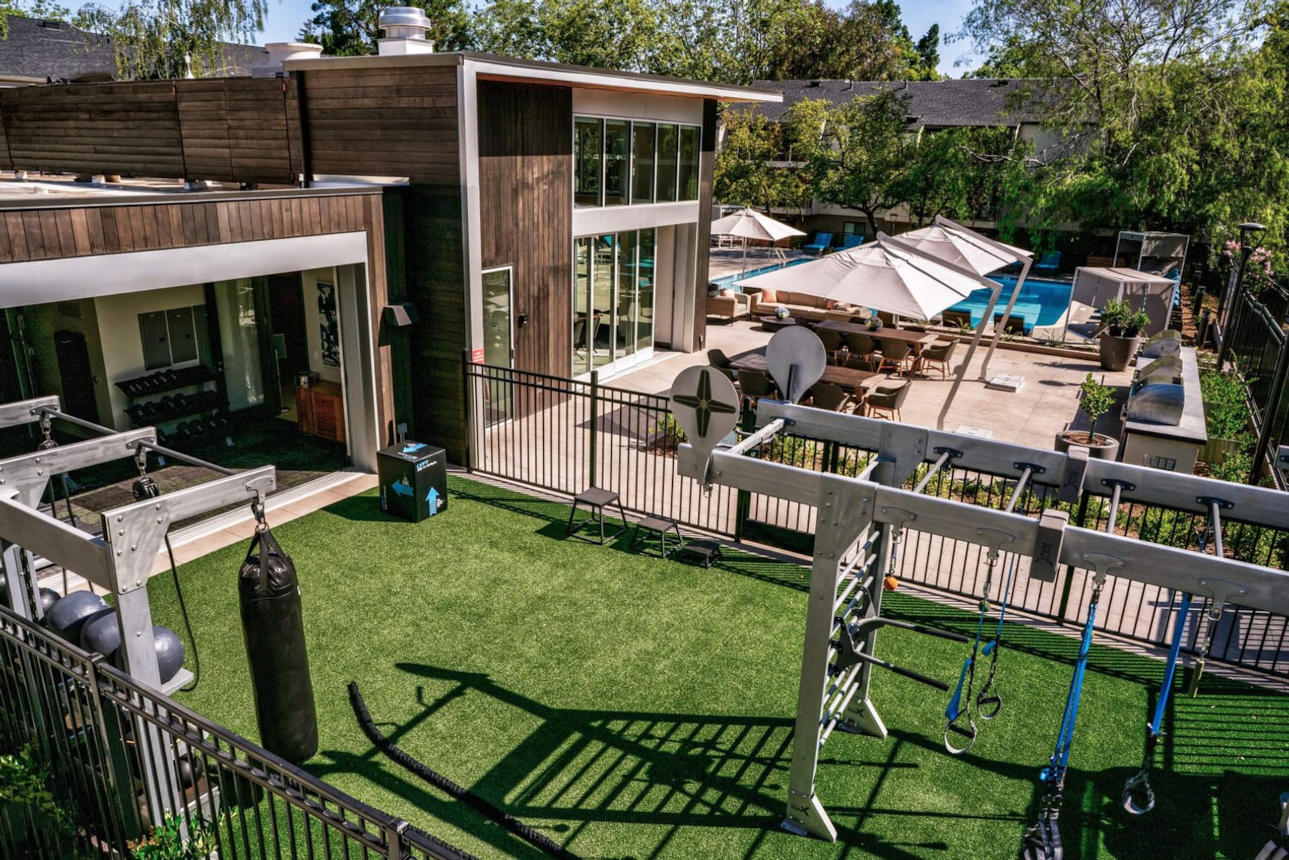 Sharon E19 - Image 31