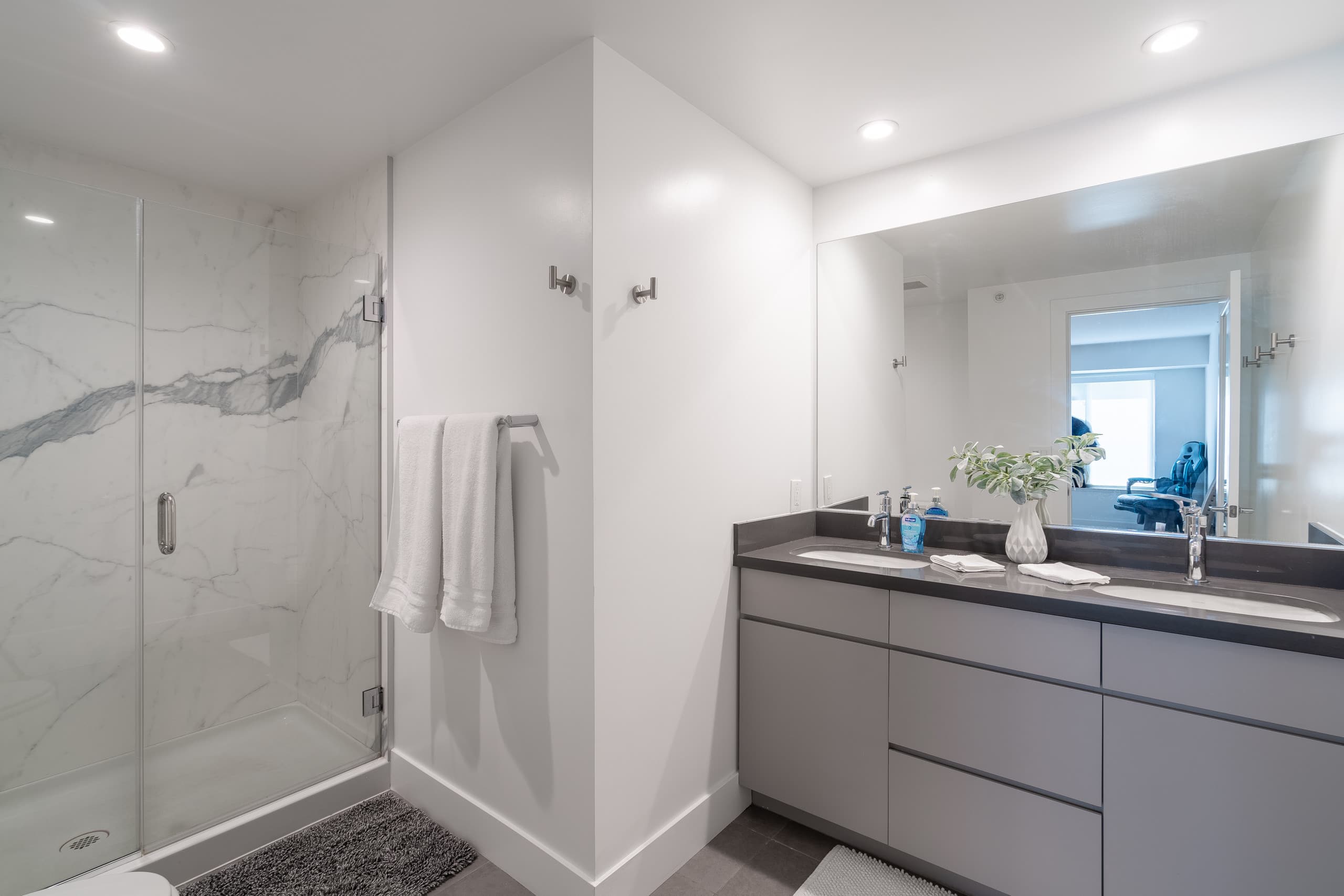 Sharon E19 - Image 19