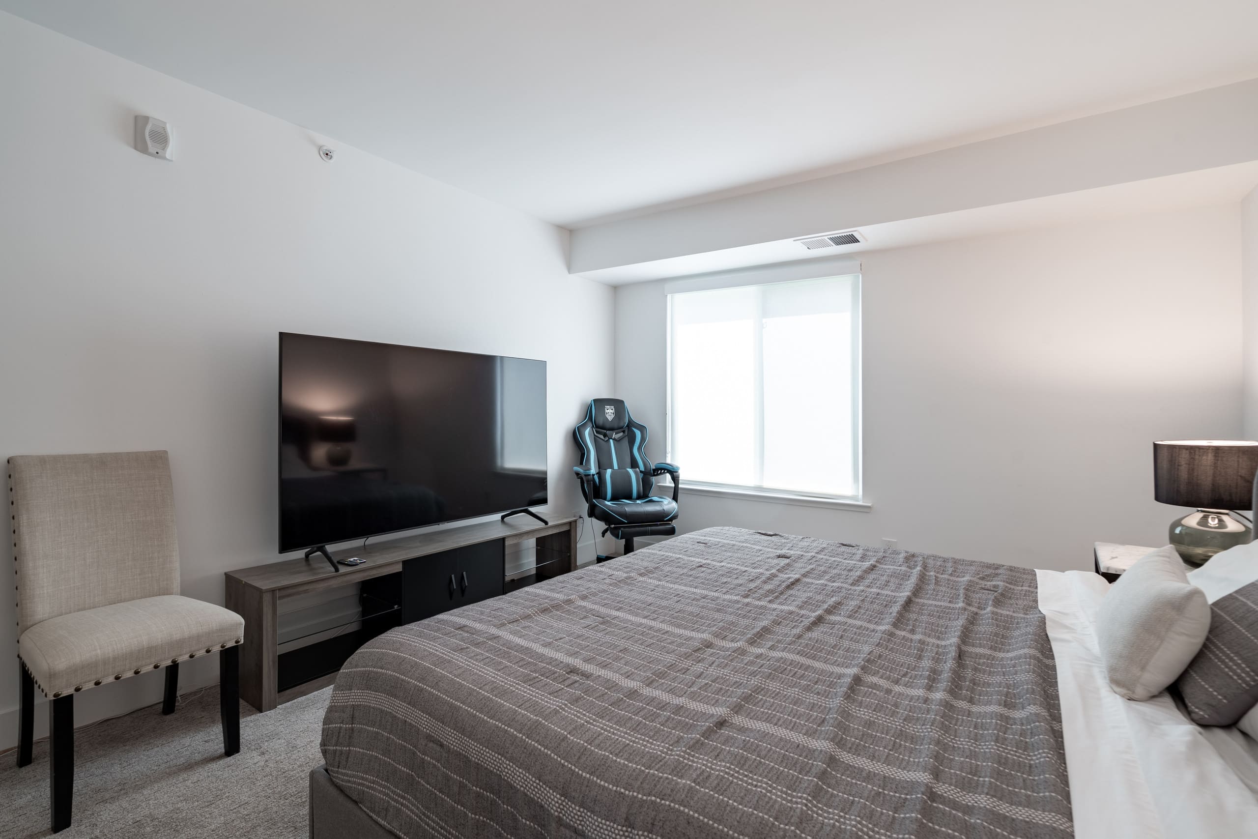 Sharon E19 - Image 18