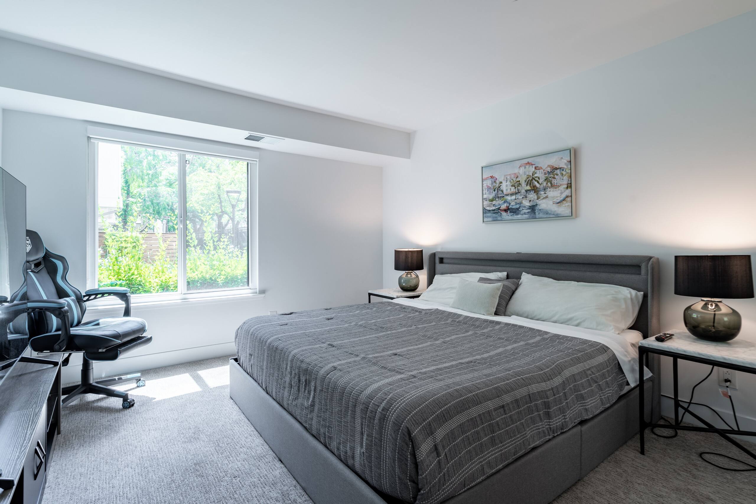 Sharon E19 - Image 4