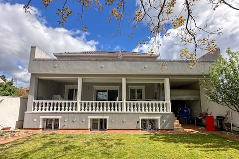 Family-Friendly Countryside Comfort apartment