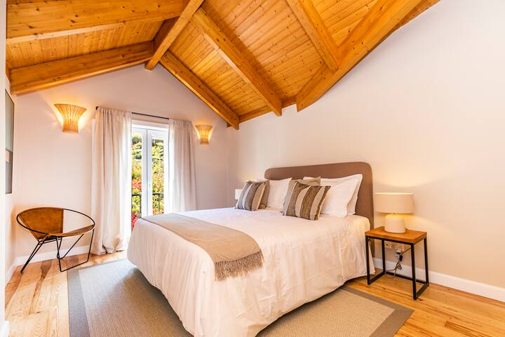 NEW Historic Center House with Patio gallery image 4