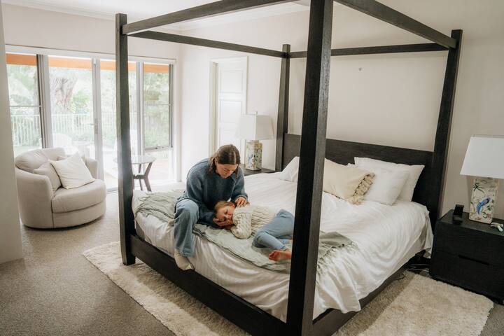 The Bay Retreat gallery image 3