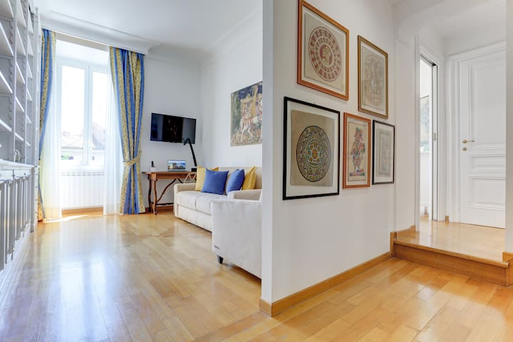 Colosseo Family Art 3BDR – Home and More