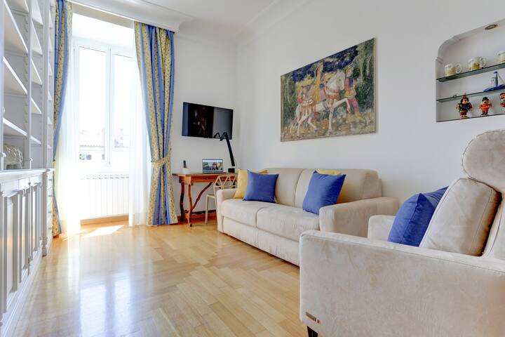 Colosseo Family Art 3BDR – Home and More gallery image 3