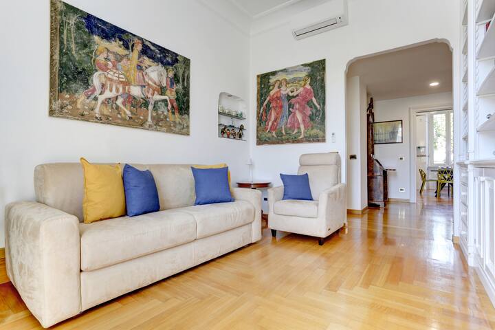 Colosseo Family Art 3BDR – Home and More gallery image 2