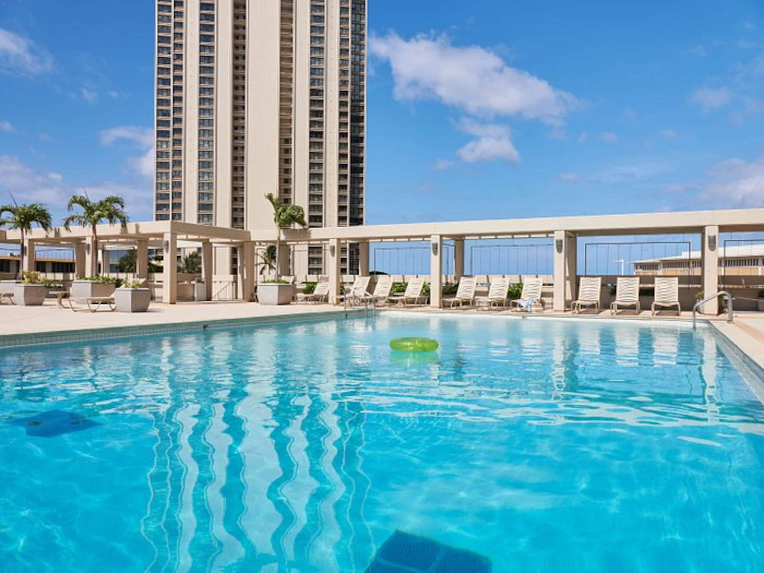 Hotel in Honolulu · ★4.88 · 1 bedroom · 1 bed · 1 private bath - Image 8