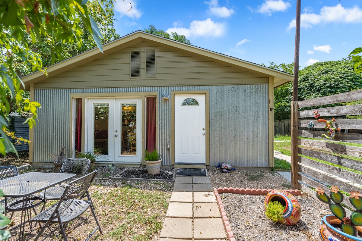 Serene 2BR EcoCottage | free parking | great sleep