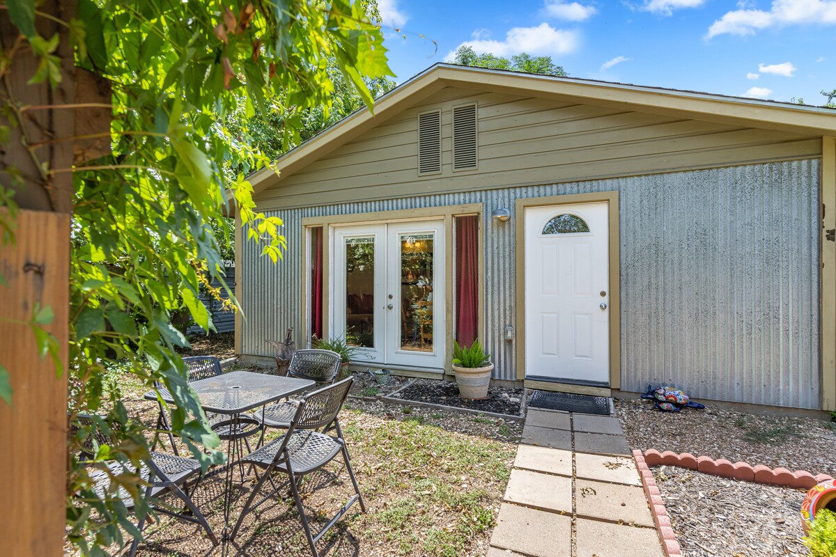 Serene 2BR EcoCottage | free parking | great sleep