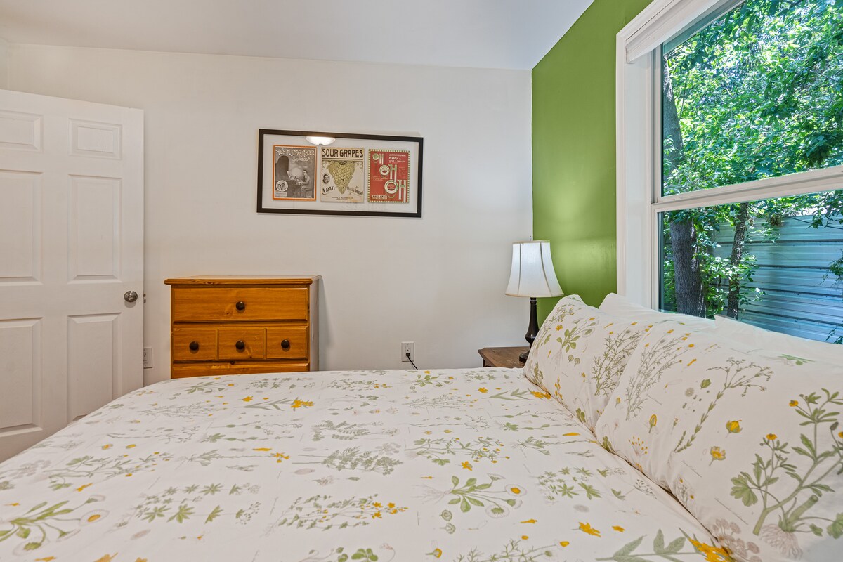 Serene 2BR EcoCottage | free parking | great sleep