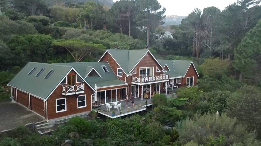 Arum Urban Oasis in Sylvan Tranquil Setting Views gallery image 3