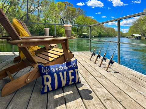 Riverfront Bliss-Private River Dock and Hot Tub!