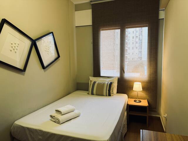 Apartamento de 5 dormitorios en Sagrada Familia gallery image 2