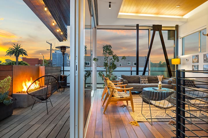 Hip Venice 5BR/4.5B Home w Rooftop, Steps to Beach