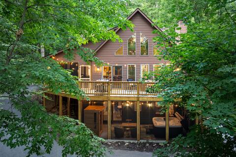 HGTV-Worthy Fam-Friendly, Hot Tub, Sauna sleeps 17
