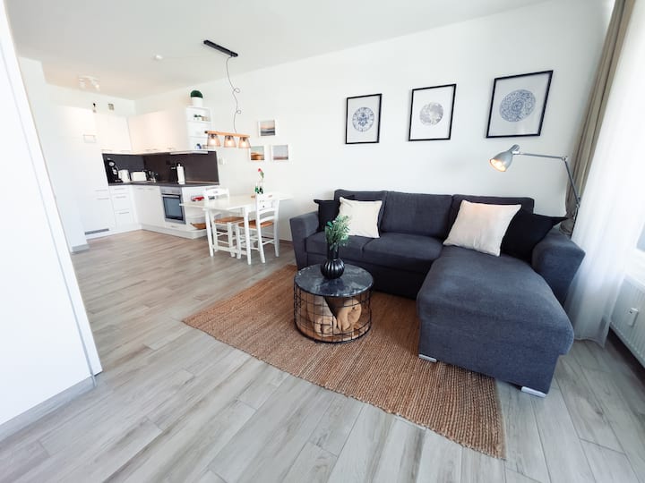Prime location: holiday flat with partial sea view