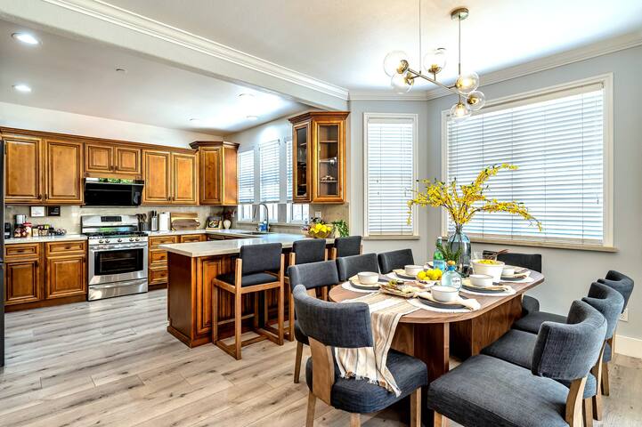 Fully Stocked Kitchen near LA Great for Long Stay gallery image 2