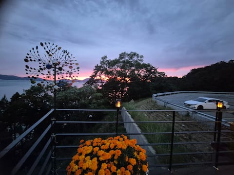 [New construction] Independent house like a 2nd floor cafe
#Sea and sunset sensational accommodation