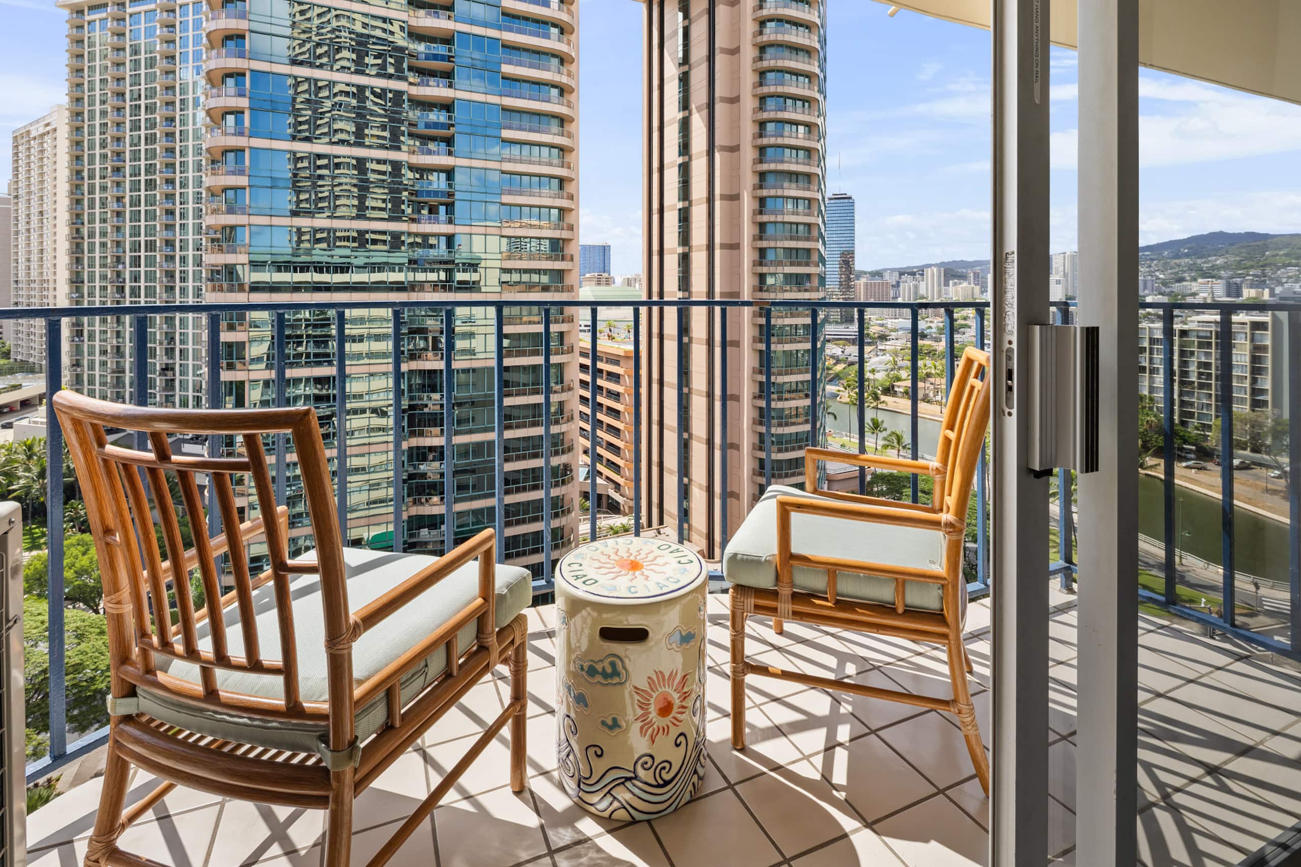 2b1b Waikiki-Beautiful view free Parking  15fl - Image 57