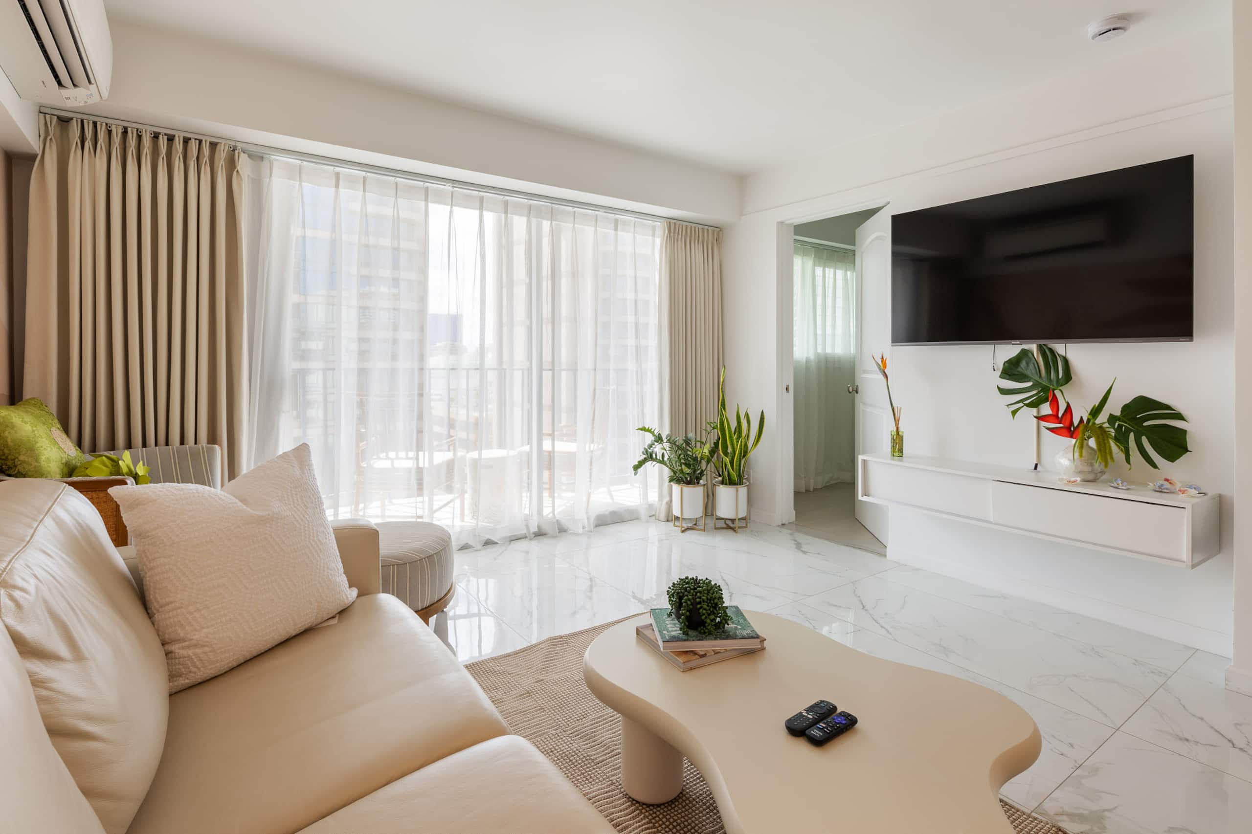 2b1b Waikiki-Beautiful view free Parking  15fl - Image 3