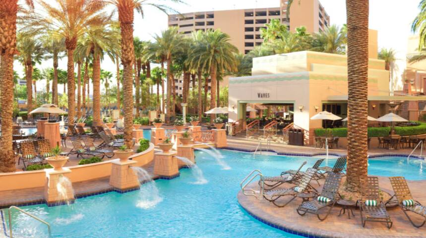 3 Bedroom Penthouse on the Strip