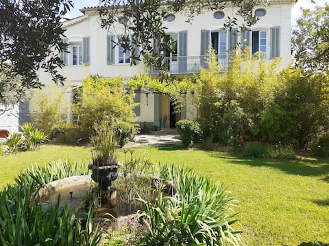Decharme house from 1850, pool in the heart of the village