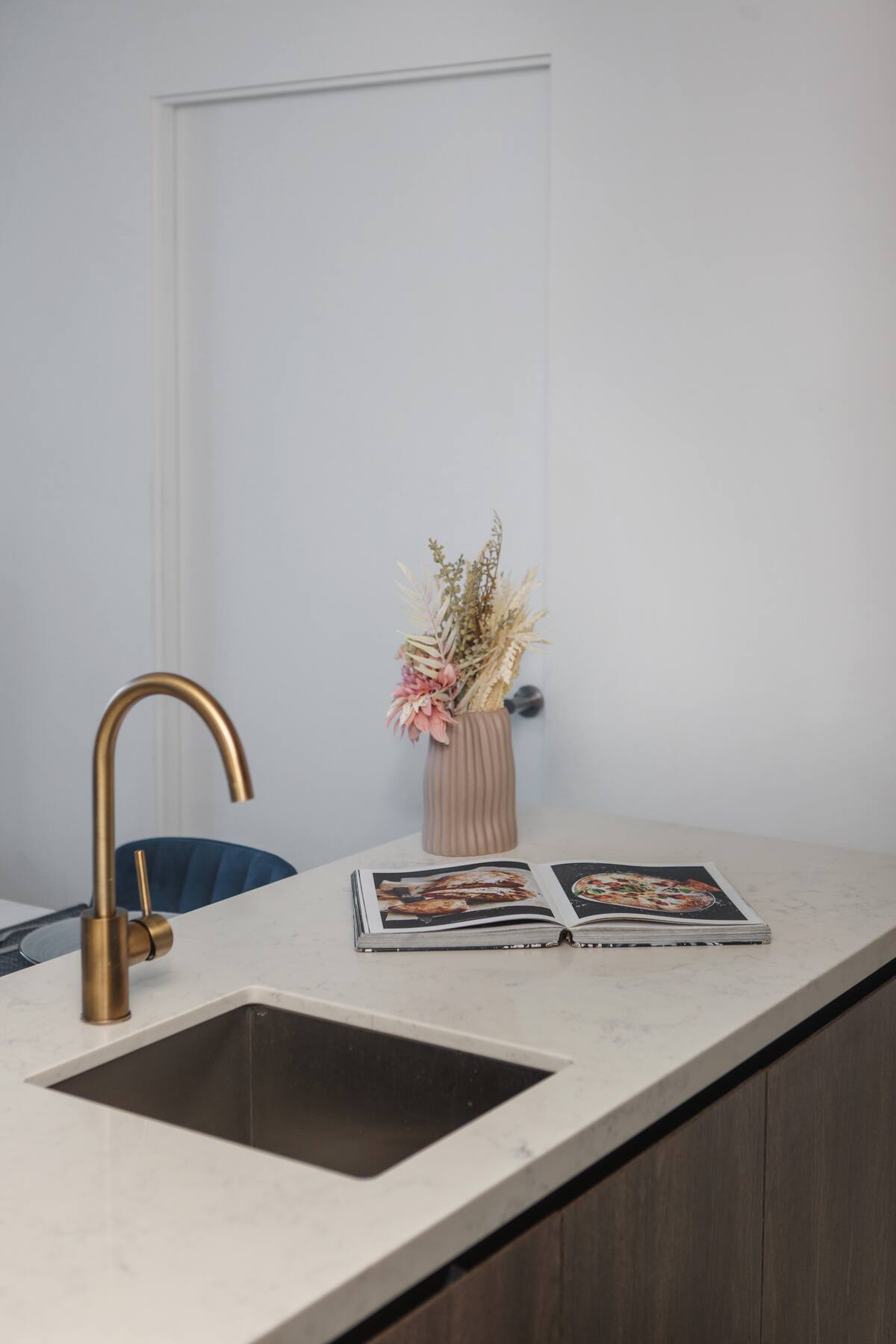 Full kitchen image 2