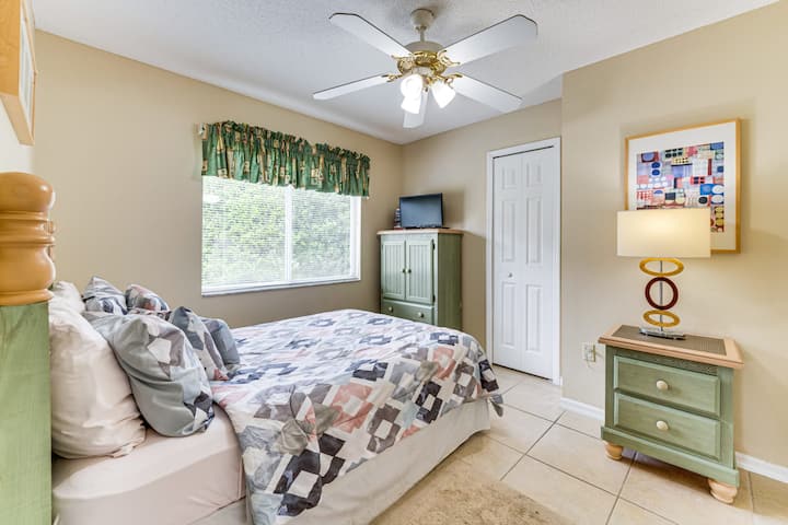 Full size bed