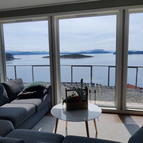 Cabin with beautiful views - Boat Included