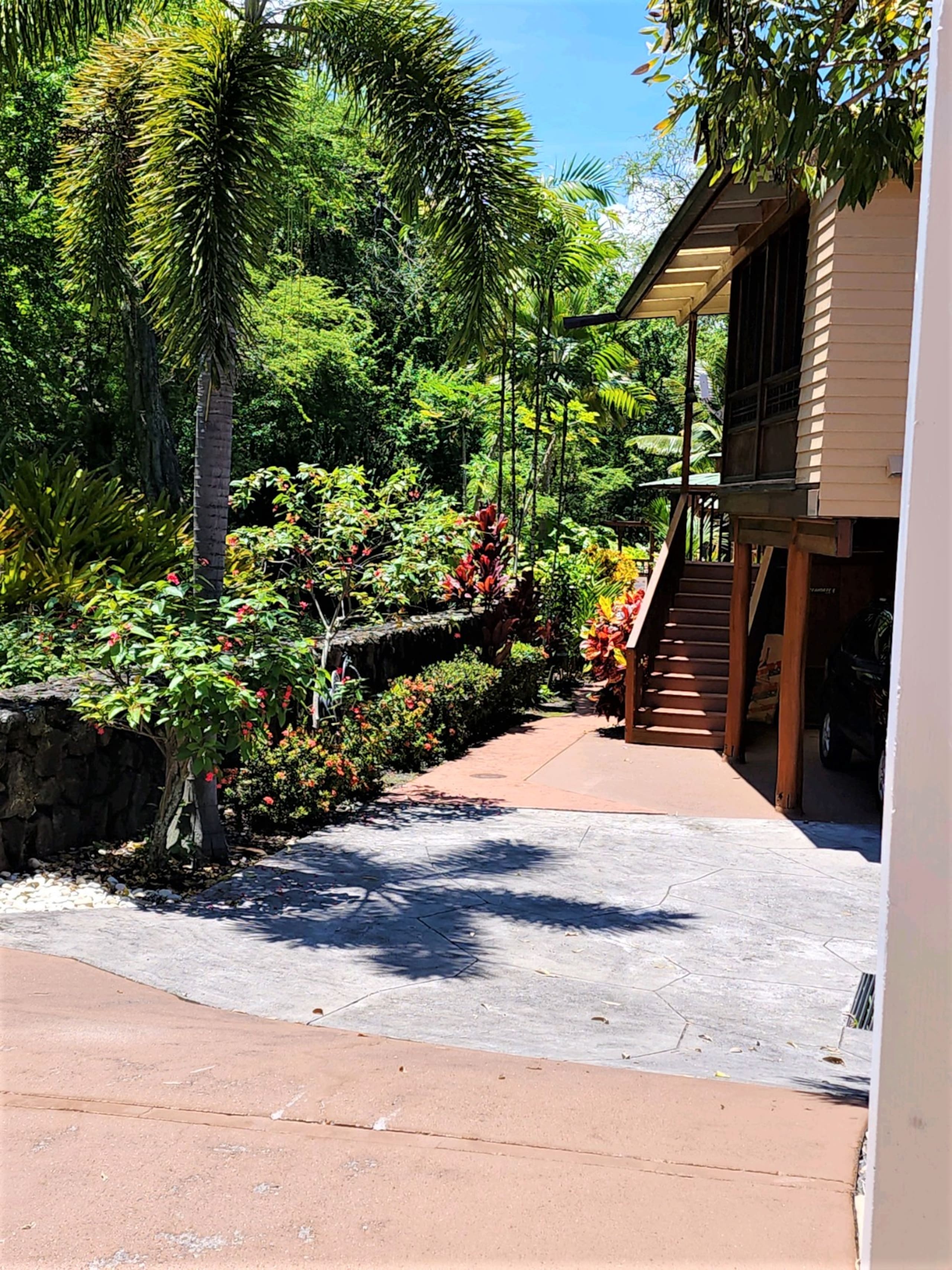 Condo in Kailua-Kona · ★4.89 · 2 bedrooms · 3 beds · 2 shared baths - Image 11